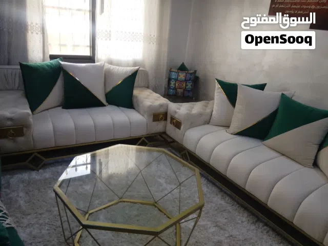 طقم كنب جديد كامل مع الطاولات والموكيته