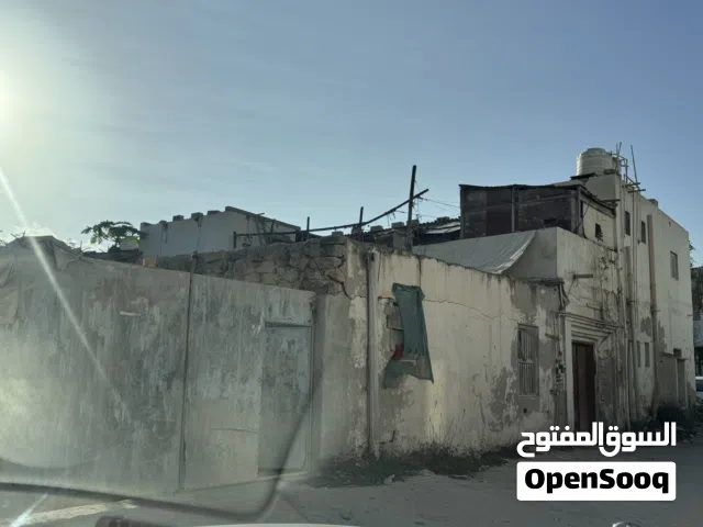 ارض سكنية في حي قديم  للبيع مسموح بناء 4 ادوار