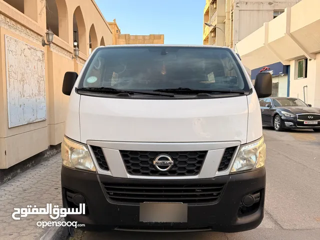 NISSAN URVAN  2015 WHITE  EXCELLENT CONDITION