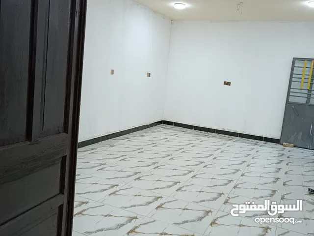 200m2 4 Bedrooms Townhouse for Rent in Basra Najibiya