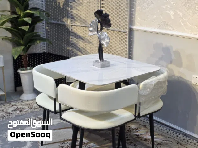 وصل الجديد يمّنا وبسعر يفرّح   ميز طعام مع 4 كراسي – فخامة وجودة  سطح مرمر أنيق يضيف لمسة راقية