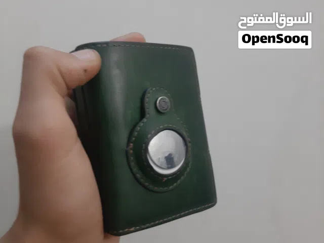 محفظة ذكية للبيع تحتوي على مكان لل ايرتاك