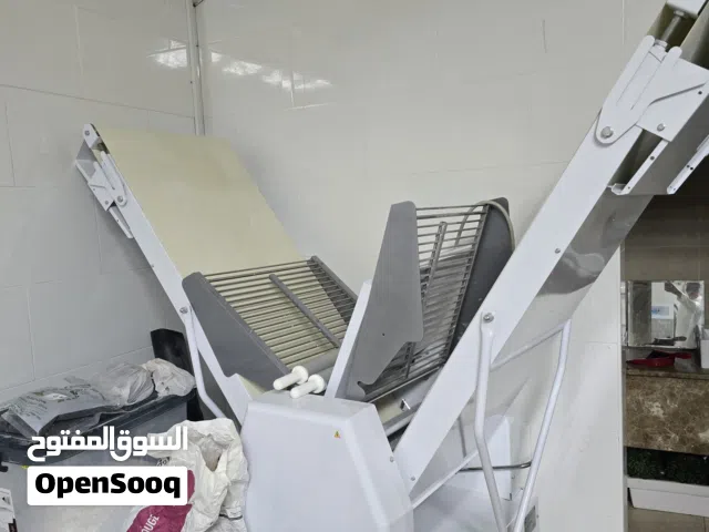 فرادة عجين ايطالية للبيع.  مستعملة ولكنها لم تستخدم أبدا .