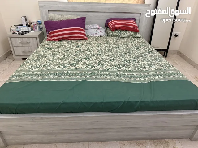 Home centre bed and 1 side table with mattress