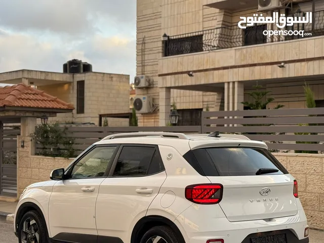 هونداي فينو 2021  VENUE V  ماتور 1600 بنزين/اوتوماتيك/ تشغيل عن بعد  -- فل فل مسكر ما عدا فتحه
