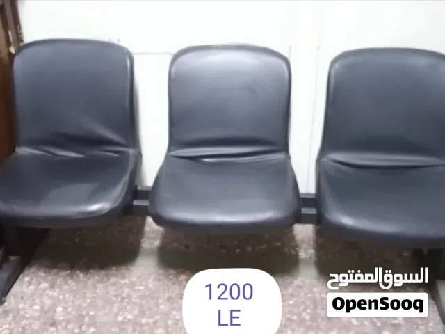 وحده كراسي جلد ثلاثيه