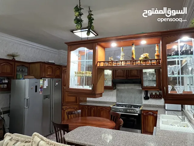 اثاث منزلي كامل بحالة جيدة جدا مستعمل