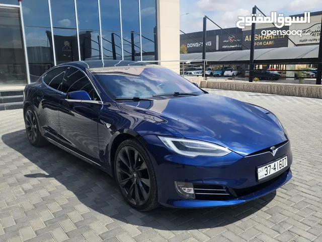 Tesla Model S 2018 in Zarqa
