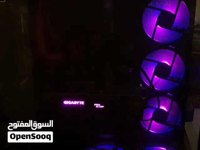 للبيع جهاز كمبيوتر مكتبي مستعمل بحالة ممتازة