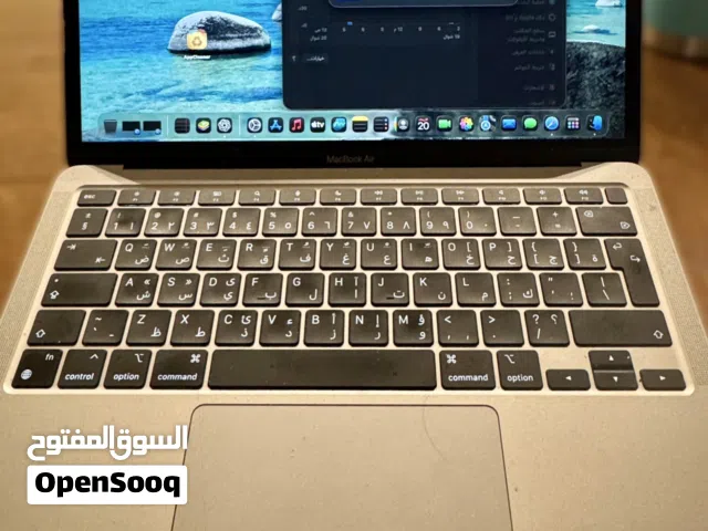 MacBook Air M1 (2020) نظيف جداً + ملحقات