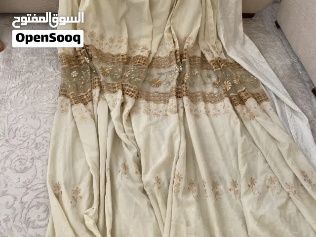 برداي جديده شريتها وما لبقت ع طقم عندي تنتين منها وحده ب 5 د عرضها 170
