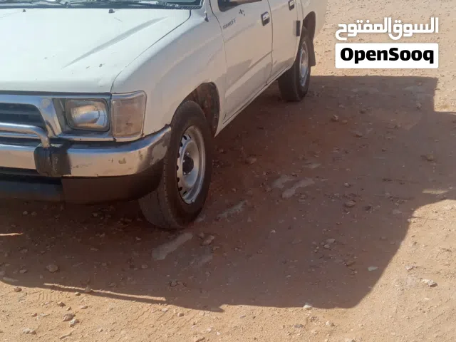 2000 Toyota Hilux Standard