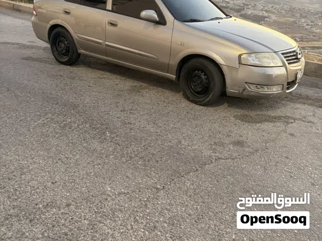 2012 نيسان صني Standard