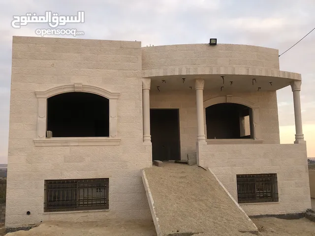 185 m2 3 Bedrooms Townhouse for Sale in Madaba Mai'n