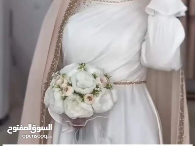 فستان عقد قران