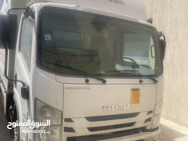 للبيع عدد 6 سيارة دينا + 2 تويوتا فان موديل 2020