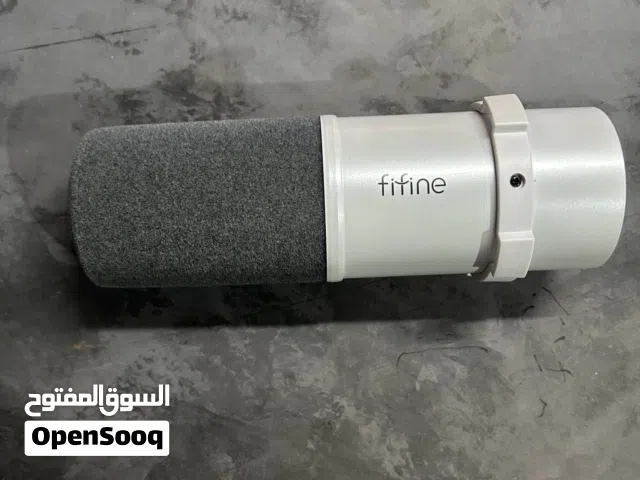 للبيع طقم بث/قيمنق كامل (FIFINE K688 + مكسر + ستاند