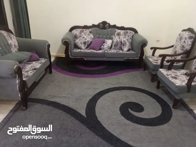 كنب مستعمل بحالة جيده للبيع