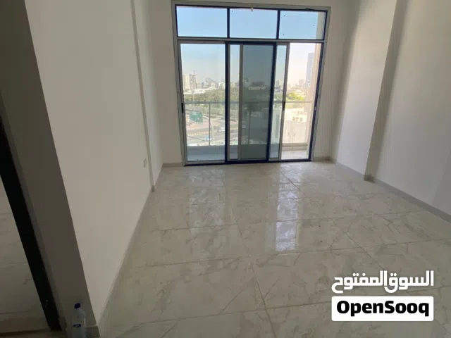 غرفه وصاله اول ساكن ايجار سنوى بعجمان منطقة الراشديه 3 مقابل حديقة السيدات سهل الخروج الى الشارقه