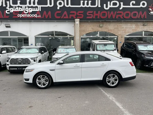 Ford Taurus 2017 in Muscat