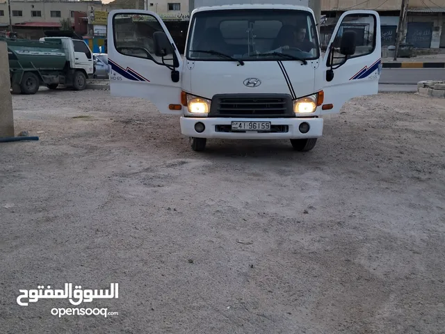 Refrigerator Hyundai 2010 in Irbid