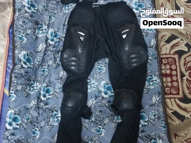 بجامة سيفتي تحتوي كسارات مع كسارات يدين ورجلين للبيع شلع ب25 مكاني بغداد الكريعات...