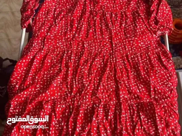 فستان أحمر نسائي أنيق – جديد – تصميم عصري ومميز