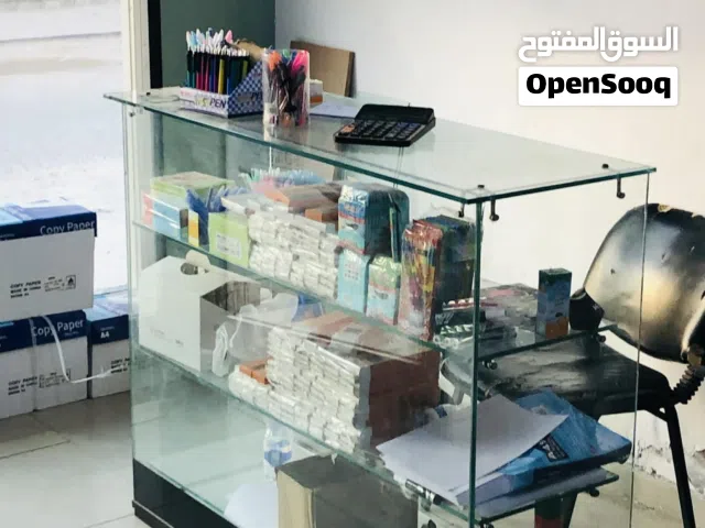 كل مايخص المكتبه من دفاتر وكراسات واقلام وطابعه للبيع شيله بيله بمبلغ رمزي