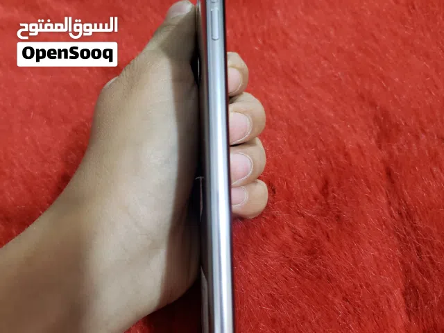 هاتف ال جي V30
