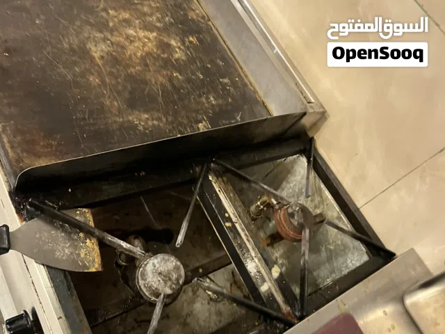 عدة مطعم كامله للبيع بسعر مغري