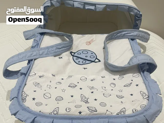 مهد للرضع جديد لم يستخدم