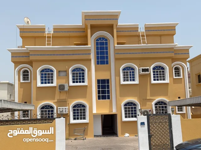 فرصه للبيع بنايه شقق فيها 6 شقق. موجره دخل مضمون ممتاز ايجاو شهري 1400