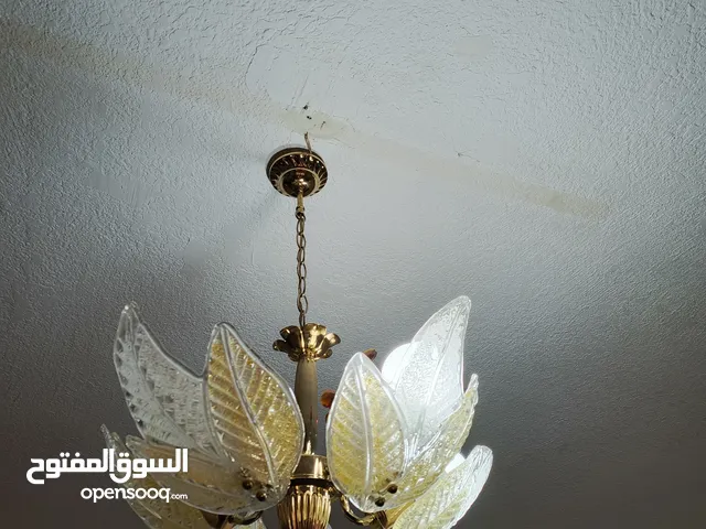 تريا كريستال تقيله ب10 دنانير مع بروازين و4 لمبات لد مجانا