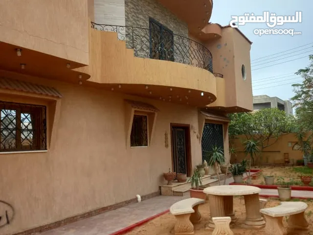 300 ft 4 Bedrooms Villa for Rent in Tripoli Al-Serraj