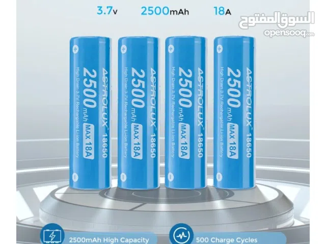 حزمة بطارية ليثيوم أيون زرقاء قابلة لإعادة الشحن، وتُستخدم عادةً لأجهزة مثل أجهزة الراوتر أو أنظمة