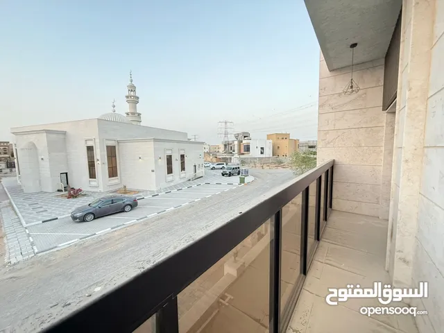 السباعي // للايجار بعجمان فيلا في منطقه الحليو 5 غرف وصاله ومجلس للايجار السعر 90 الف التأمين شيك