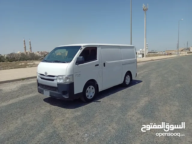 Toyota Hiace 2016 in Farwaniya