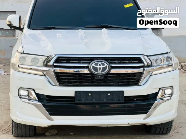 2016 Toyota Land Cruiser GXR