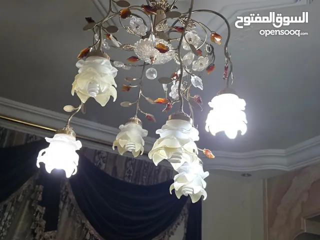 ثريات حجم كبير ووسط