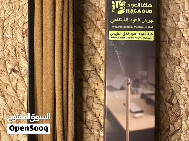 عود فيتنامي خالي من المواد الكيميائيّة يتميز بثبات الريحه الطيبه.