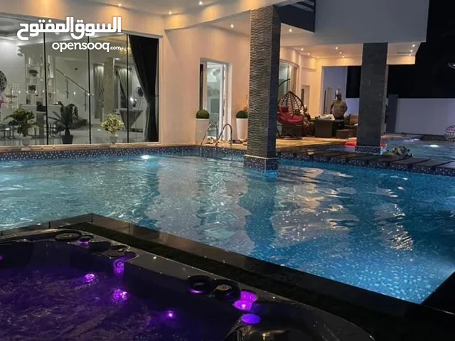 فرصه لتملك واحده من افضل وارقي مزارع ببركه بموقع مميز واستثمار عالي