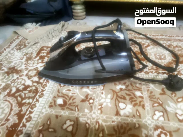 مكواه VECTRA بخار مستعمله استعمال خفيف بحاله جيده بدون الكرتون الخاص بها