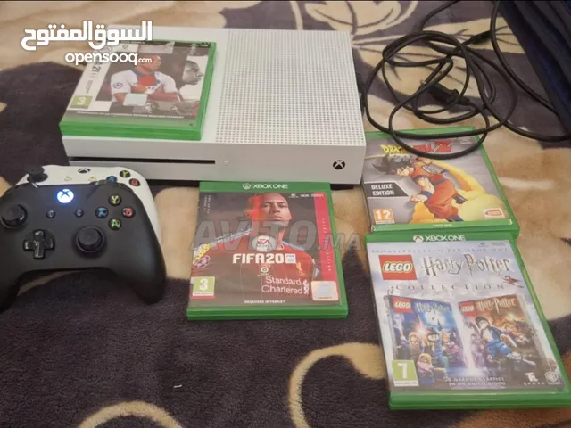 xbox one s avec une manette original et 3 cd avec hdmi et chargeur inclue full pack