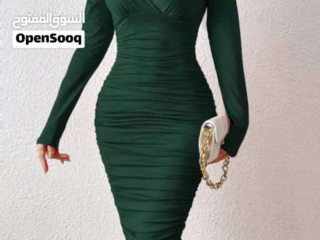 فستان أخضر