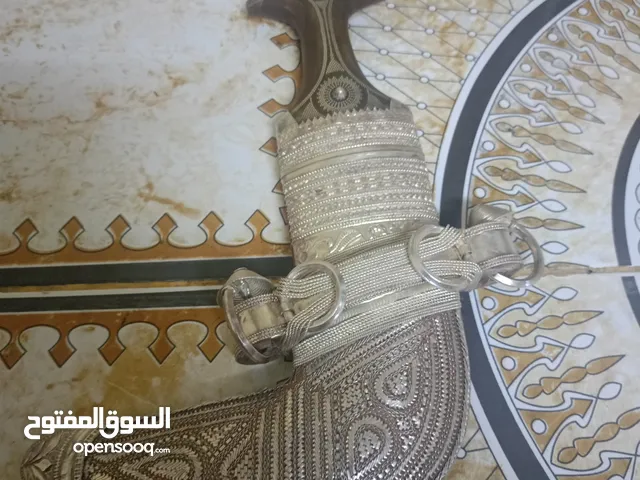 للبيع خنجر قرن زراف هندي مع حزام زري