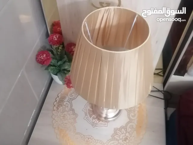 تيبل لامب لغرفة نوم مألمزة استخدام عرسان شهرين فقط