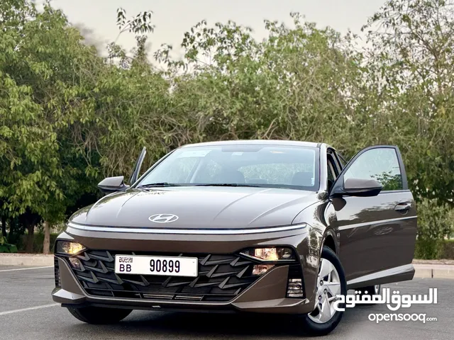 Sedan Hyundai in Dubai