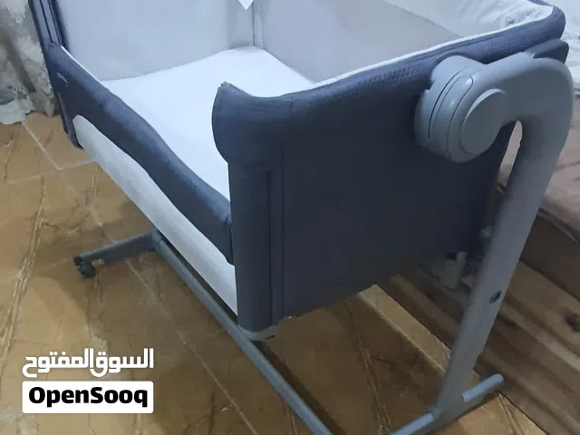 سرير أطفال هزاز