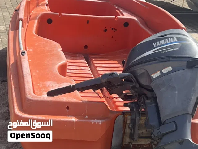قارب مع مكينه ياماه فور ستروك 15