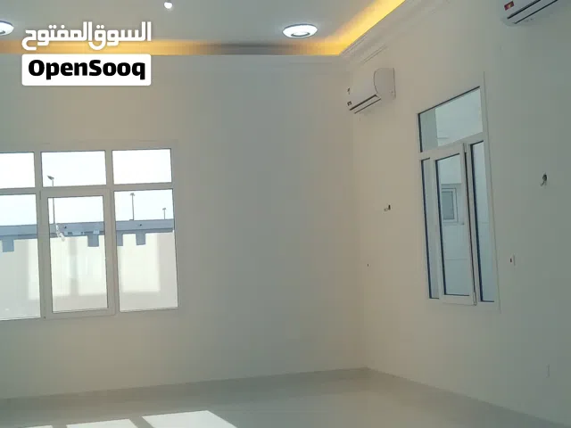 للبيع فلل راقية مودرن في الخريطيات أول ساكن مع مصاعد الكهربائية بانورامية.